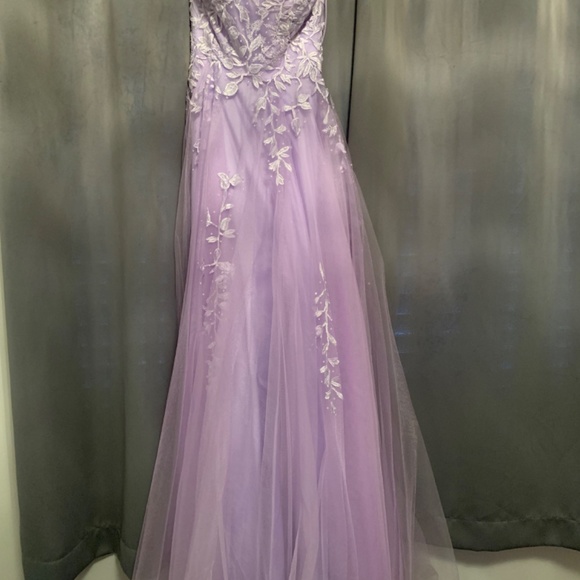Grad/Prom Dress - Picture 2 of 5